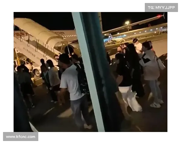 司机机场排队三小时仅行驶五公里 乘客下车时的暖心举动令人感动 司机机场排队三小时仅行驶五公里 乘客下车时的暖心举动令人感动